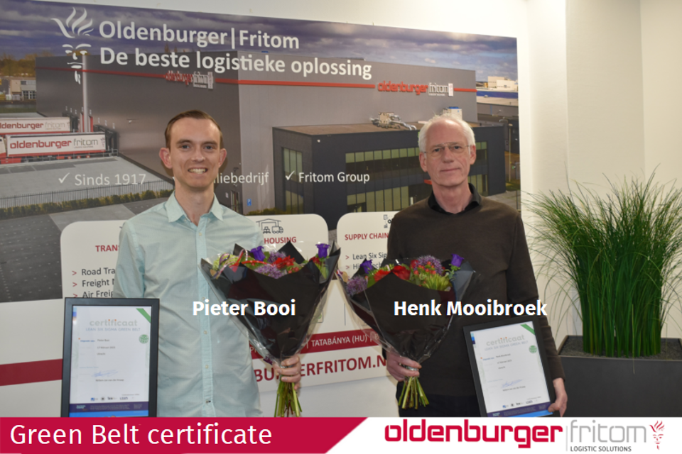 Pieter Booi and Henk Mooibroek of Oldenburger|Fritom obtain the Green Belt certificate.